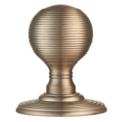 Delamain Reeded Door Knob