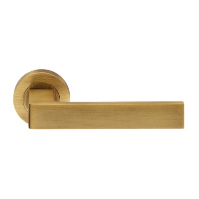 Sasso Lever Door Handle on Round Rose