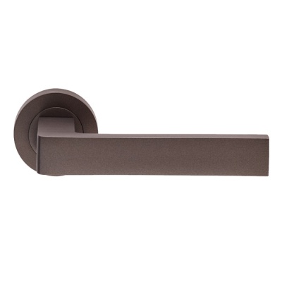 Sasso Lever Door Handle on Round Rose