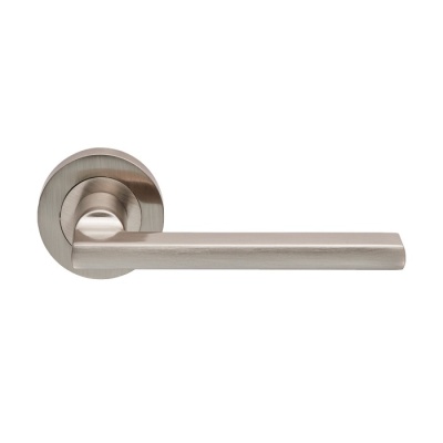 Trentino Lever Door Handle on Round Rose