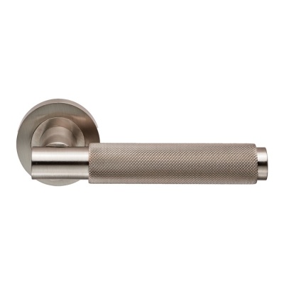 Varese Lever Door Handle on Round Rose