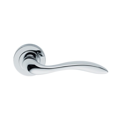 Giava Lever Door Handle on Round Rose