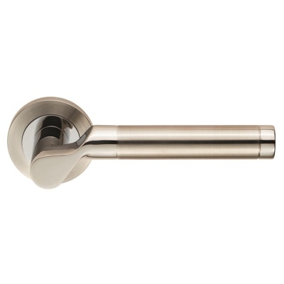 Steelworx SWL Lucerna Lever Door Handle on Round Rose