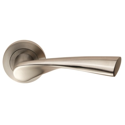 Steelworx SWL Breeze Lever Door Handle on Round Rose