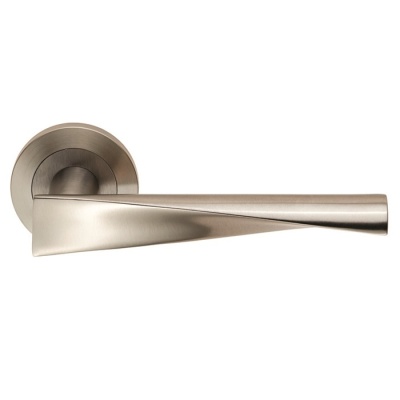 Steelworx SWL Brema Lever Door Handle on Round Rose