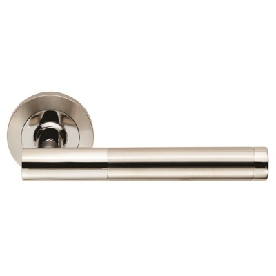 Steelworx SWL Philadelphia Lever Door Handles on Round Rose