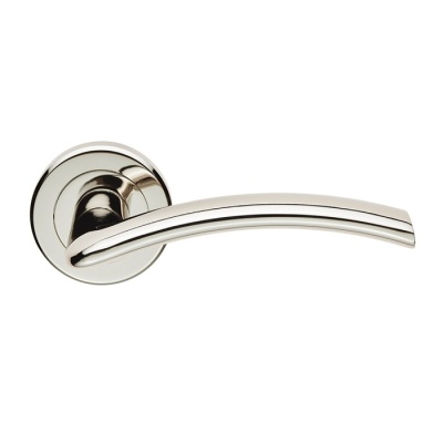 Trenta Lever Door Handle on Round Rose